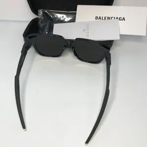 ? Auth Balenciaga Grey Square Unisex Sunglasses BB0025SA 004 55. Made in Italy. Balenciaga | Accessories | Auth Balenciaga Grey Square  main image 4